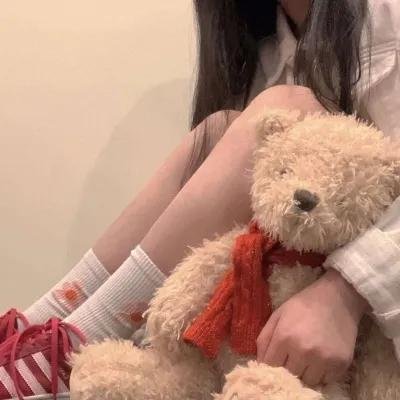 黑暗中的两个人